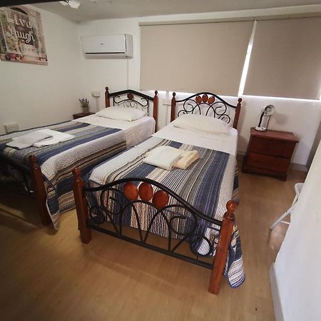Strovolos Rooms Studios Nicosia Szoba fotó