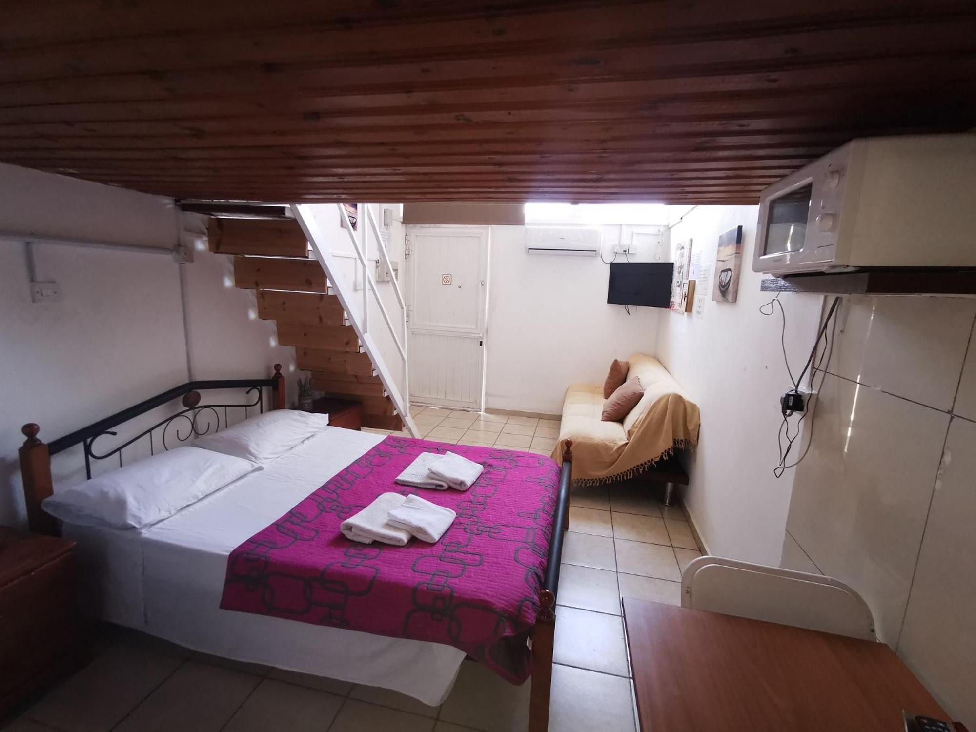 Strovolos Rooms Studios Nicosia Szoba fotó